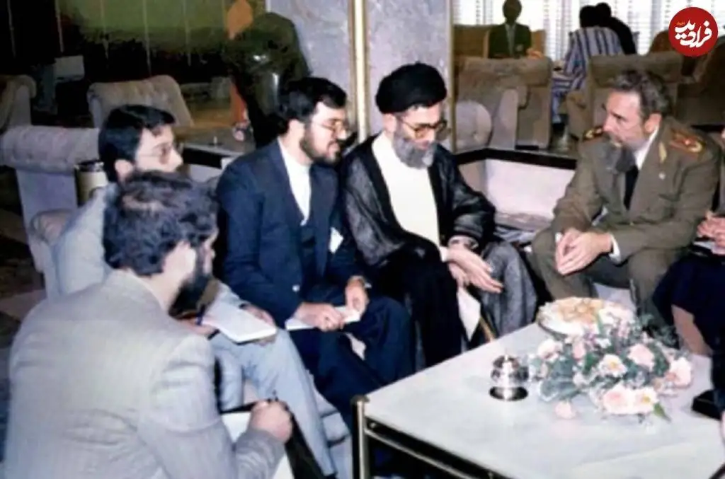 عکس؛ سفر در زمان؛ دیدار «رهبر انقلاب با فیدل کاسترو» در زیمبابوه؛ سال 1365