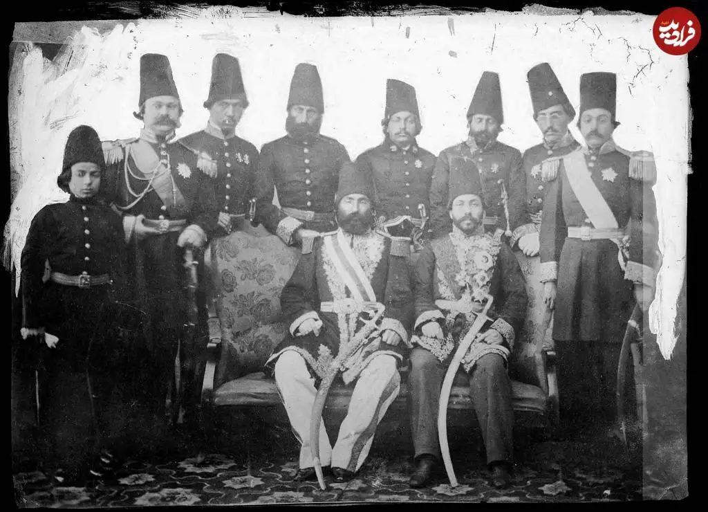 عکس؛ سفر به تاریخ؛ عکس دسته جمعی «سفیران ناصرالدین شاه» در سن پترزبورگ روسیه