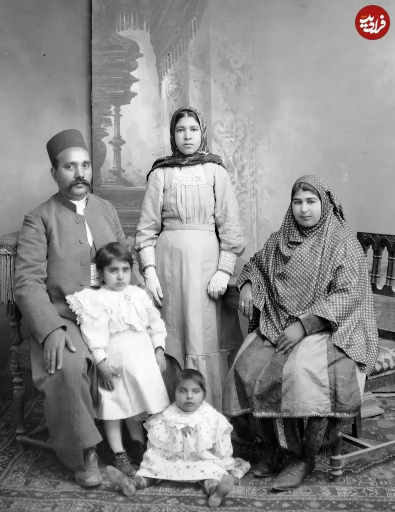 تصاویر؛ سفر به عصر قاجار؛ از «مهمانی اعیانی در کاخ شاه» تا «زن اروپایی با چادر و قلیان»