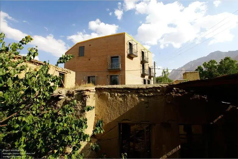 تصاویر؛ اقامتگاه دختران در خوانسار؛ رتبه اول جایزه معمار در بخش ساختمان های عمومی
