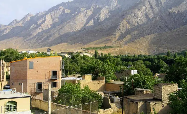 تصاویر؛ اقامتگاه دختران در خوانسار؛ رتبه اول جایزه معمار در بخش ساختمان های عمومی