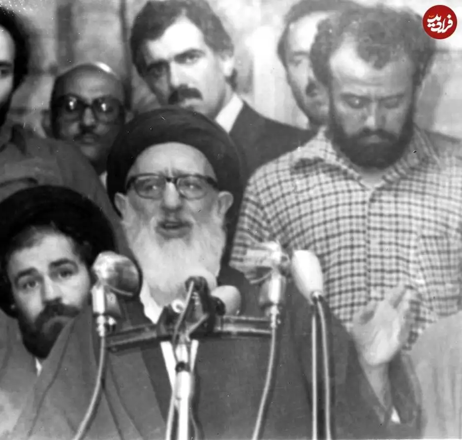 عکس؛ سفر در زمان؛ «آیت الله طالقانی در حال سخنرانی در مدرسه فیضیه قم»؛ سال 58