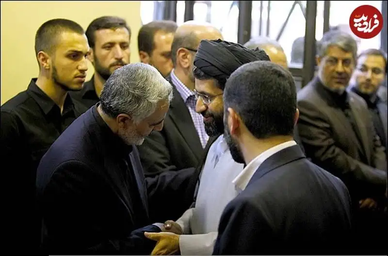 عکس؛ سفر به تاریخ؛ «سید مسعود خامنه ای، فرزند رهبر انقلاب» در مراسم ترحیم مادر «سردار سلیمانی»؛ سال 96