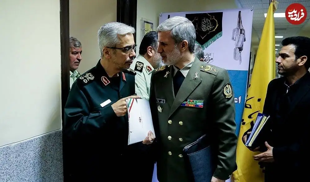 عکس؛ سفر در زمان؛ «سرلشکر باقری و امیر حاتمی» بعد یک جلسه نظامی؛ دهه 90