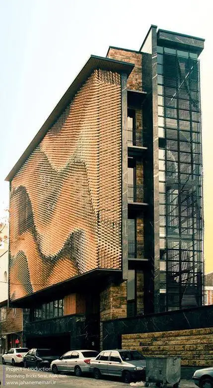 تصاویر؛ شاهکار معماری در اراک؛ آموزه ای برای اجرای هندسه پارامتریک نمای ساختمان