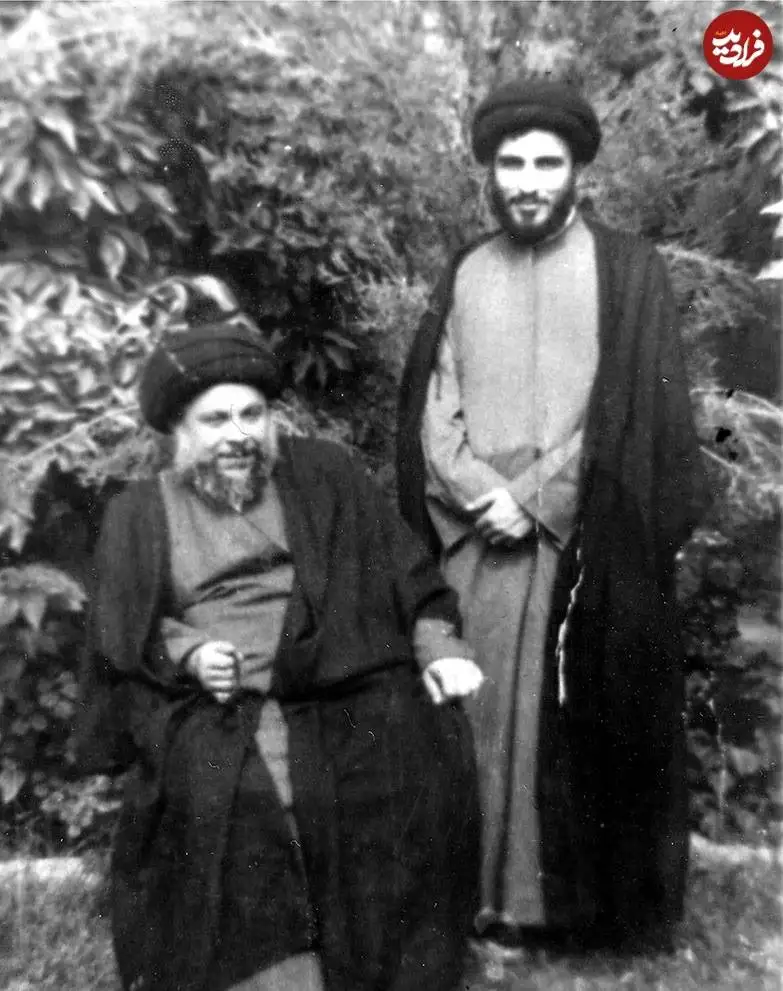 عکس؛ سفر در زمان؛ «آیت الله هاشمی شاهرودی در کنار استادش در نجف»؛ دهه 50