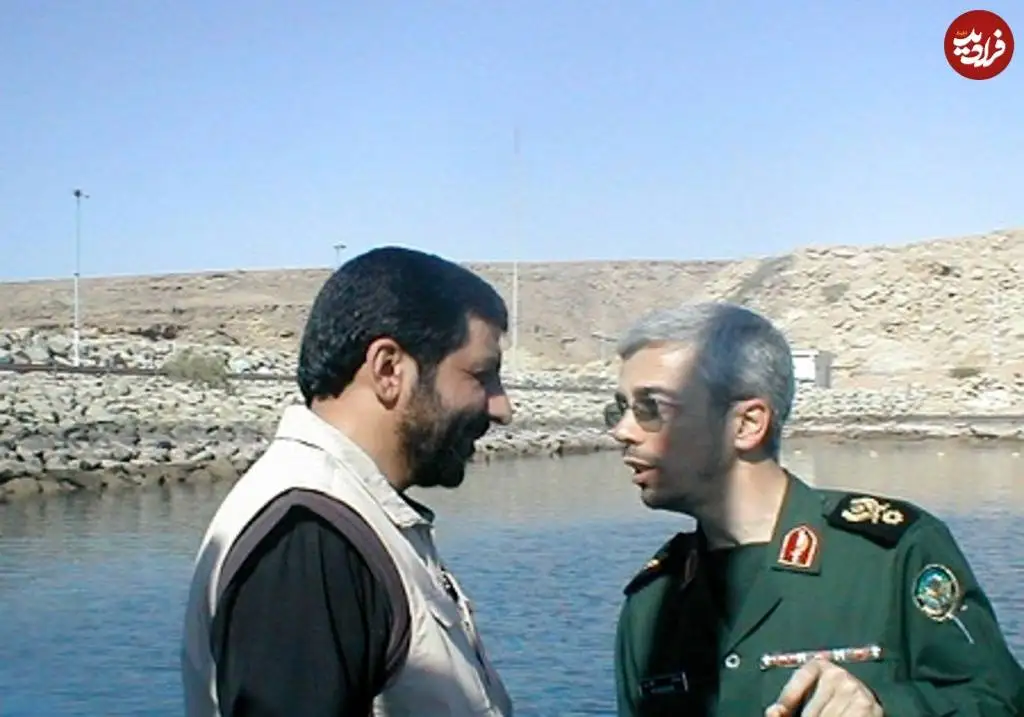 عکس؛ سفر در زمان؛ «ضرغامی در کنار سرلشکر باقری» در چابهار؛ سال 84