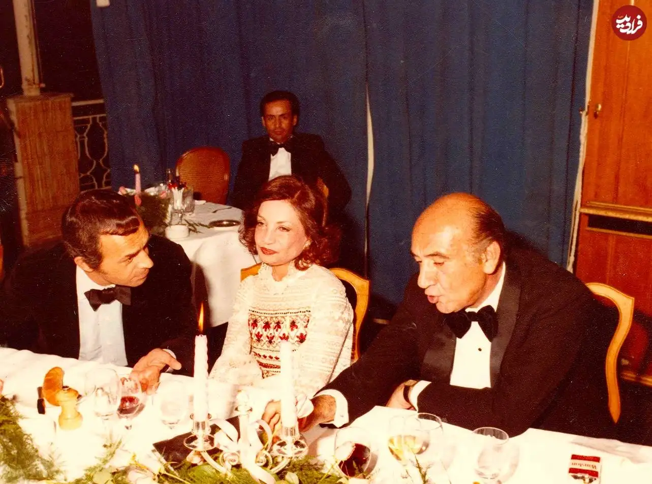 عکس؛ سفر در زمان؛ «اشرف پهلوی و پرویز راجی، سفیر ایران در انگلیس در یک میهمانی»؛ دهه 50