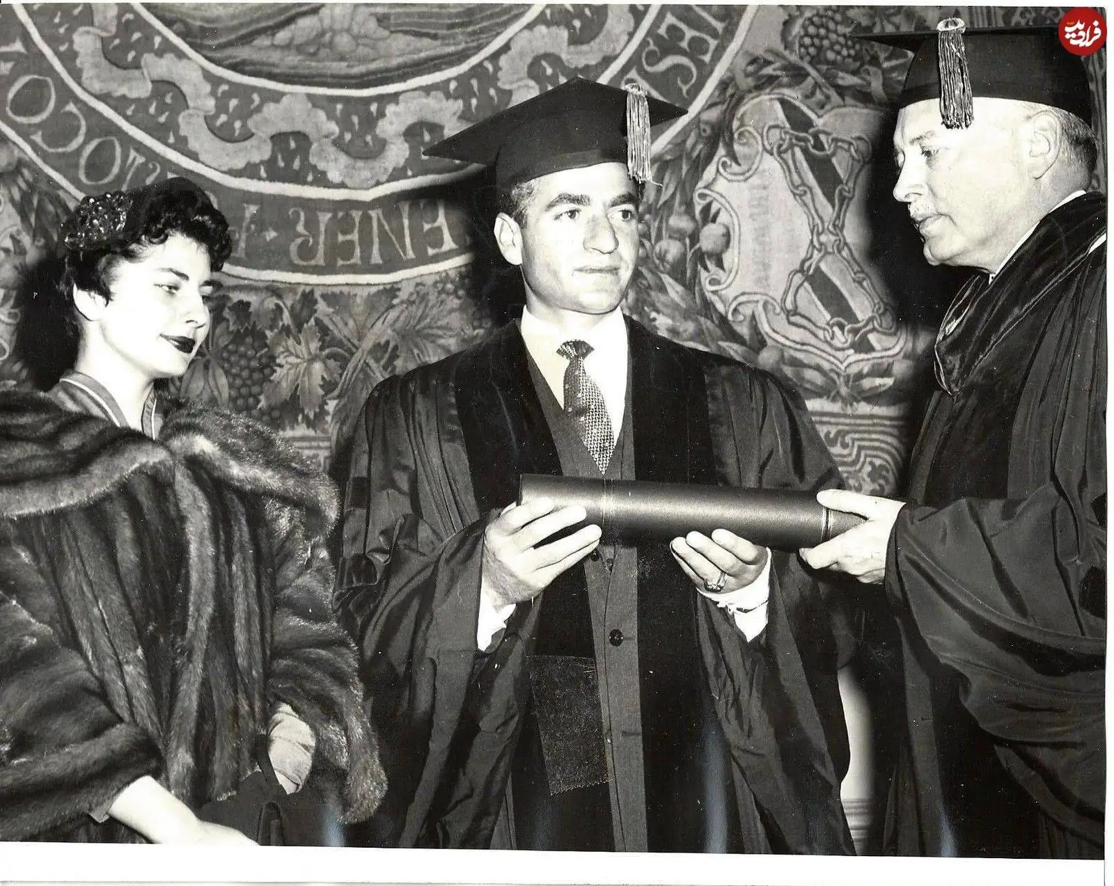 عکس؛ سفر در زمان؛ «شاه و ثریا» در دانشگاه کلمبیا؛ سال 1333