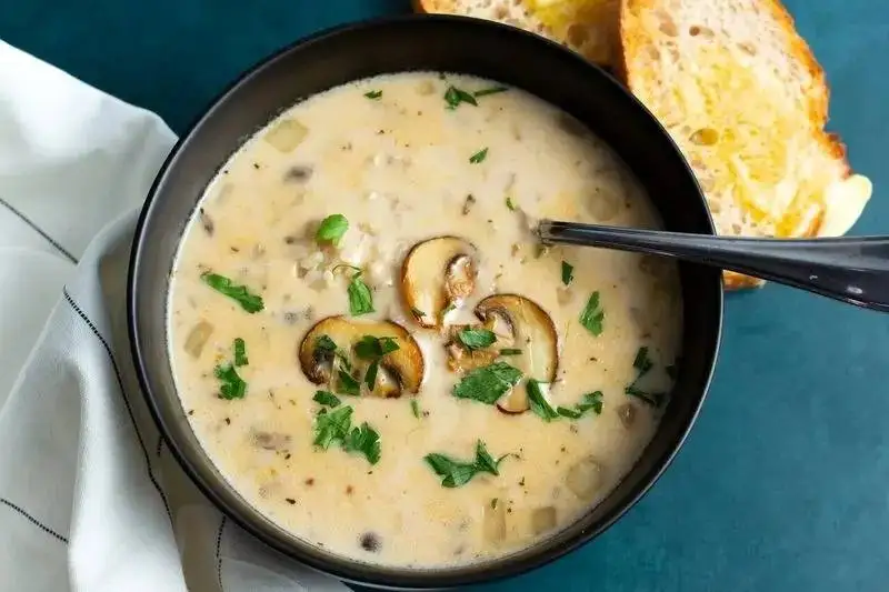 طرز تهیه سوپ کرمی فرانسوی؛ پیش غذای خاص و خوشمزه