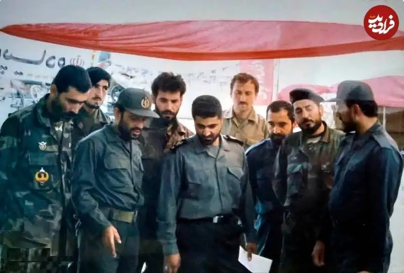 عکس؛ سفر به تاریخ؛ «فرماندۀ مسابقۀ فرمانده» در کنار «سردار سلیمانی»؛ دهۀ 70