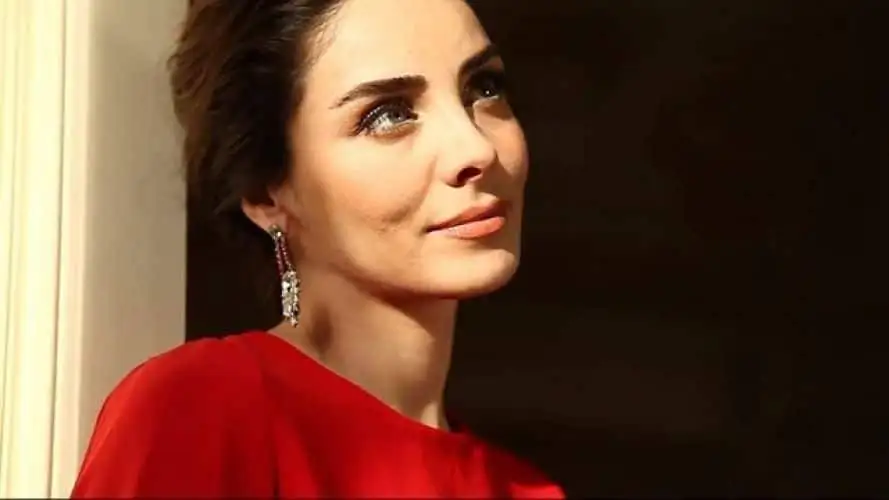 تصاویر؛ عکس های  شخصی، زندگی خصوصی و بیوگرافی آصلی انور