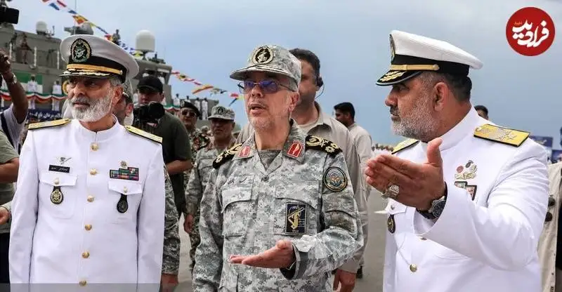 عکس؛ سفر به تاریخ؛ «سردار باقری» در کنار «امیر ایرانی و امیر موسوی» در بازدید از نیروی دریایی ارتش
