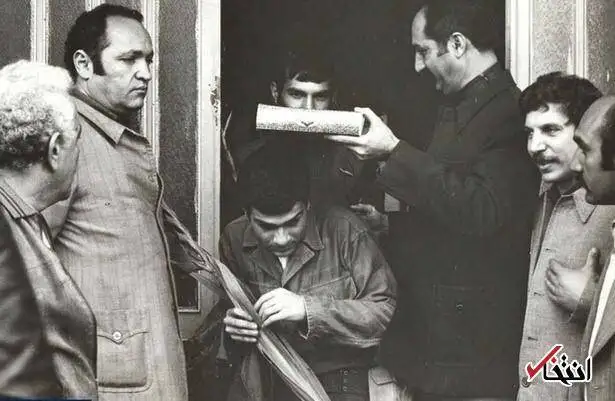 عکس؛ سفر در زمان؛ بدرقه داریوش فروهر به سمت جبهه