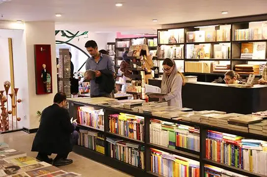 خانم عقیق جنگ علیه یک قهوه خانه در رشت را علنی کرد