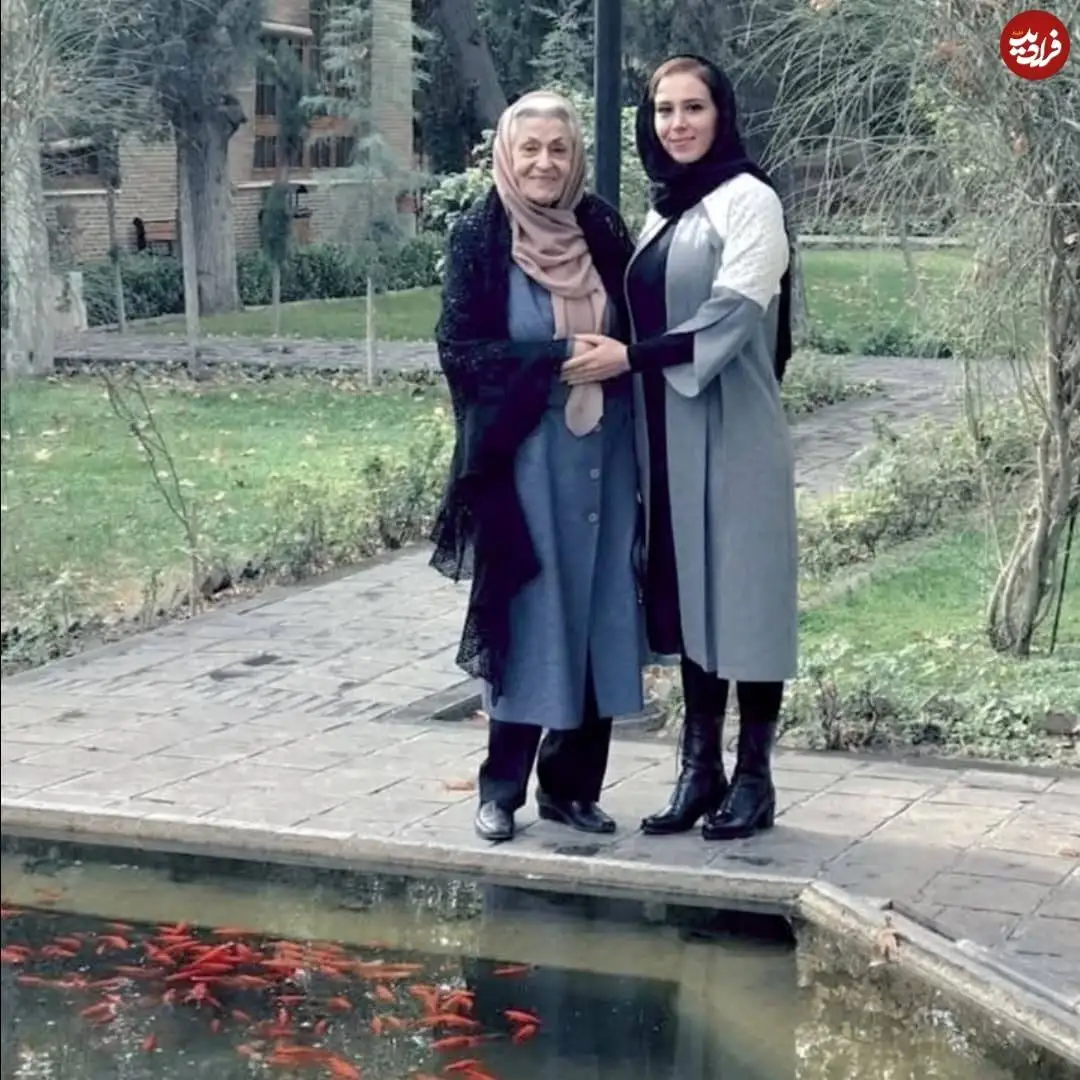 عکس؛ سفر در زمان؛ «دُومه مادر مختار» سریال مختارنامه در 97 سالگی؛ سال 1403