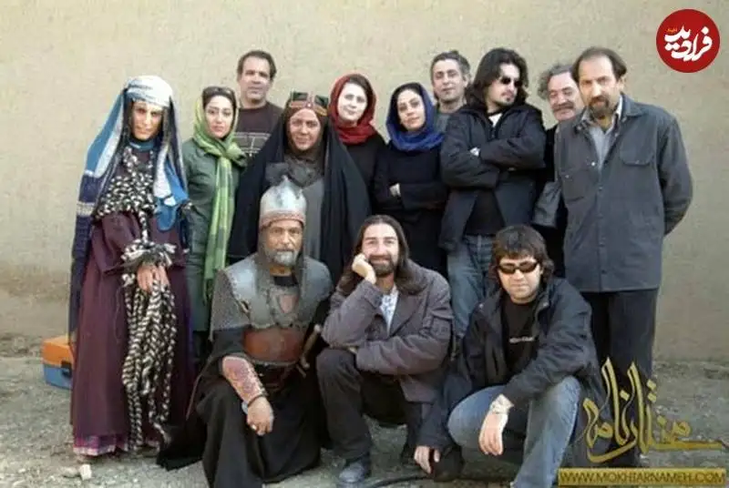 عکس؛ سفر به تاریخ؛ «مازیار (شهره) لرستانی» در کنار «بِن کامل» در پشت صحنه مختارنامه؛ دهۀ 80
