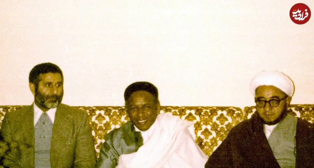 عکس؛ سفر در زمان؛ «محمدصادق خلخالی در یک دیدار سیاسی» در طرابلس لیبی؛ دهه 60