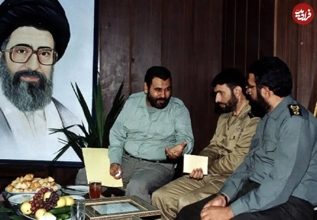 عکس؛ سفر در زمان؛ «سرلشکر فیروزآبادی و صیاد شیرازی» در یک جلسه؛ اواخر دهه 60