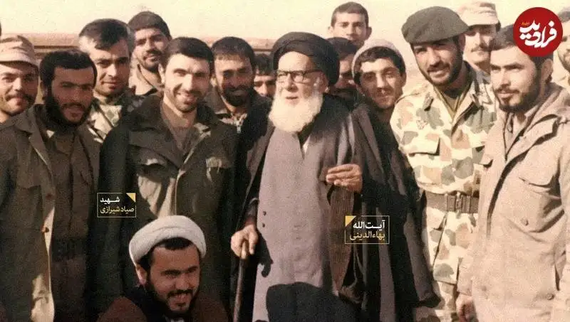عکس؛ سفر به تاریخ؛ «شهید صیاد شیرازی» در جبهه در کنار عارف مشهور؛ دهۀ 60
