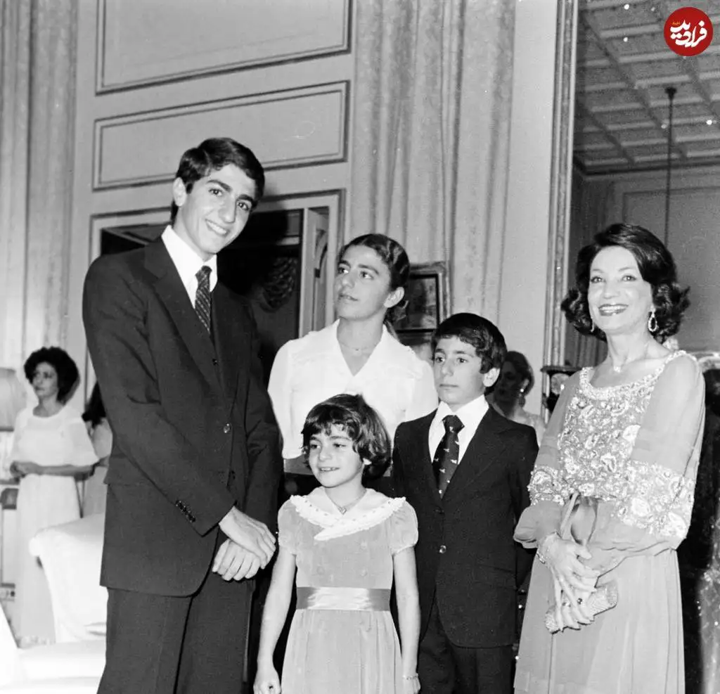 عکس؛ سفر در زمان؛ «اشرف پهلوی» در کنار برادرزاده هایش در یک مهمانی دربار؛ سال 56