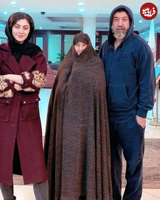 عکس؛ سفر زمان؛ بازیگر نقش «همسر مسلم بن عقیل» (سریال مهمان کشی) در کنار «علی انصاریان و مادرش»
