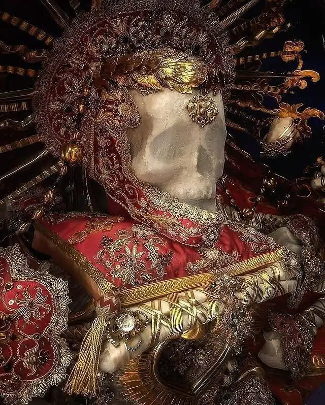 تصاویر؛ جواهرنشان کردن مردگان؛ چگونه «قدیسان دخمه سردابی» به نمادی از قدرت کلیسا تبدیل شدند