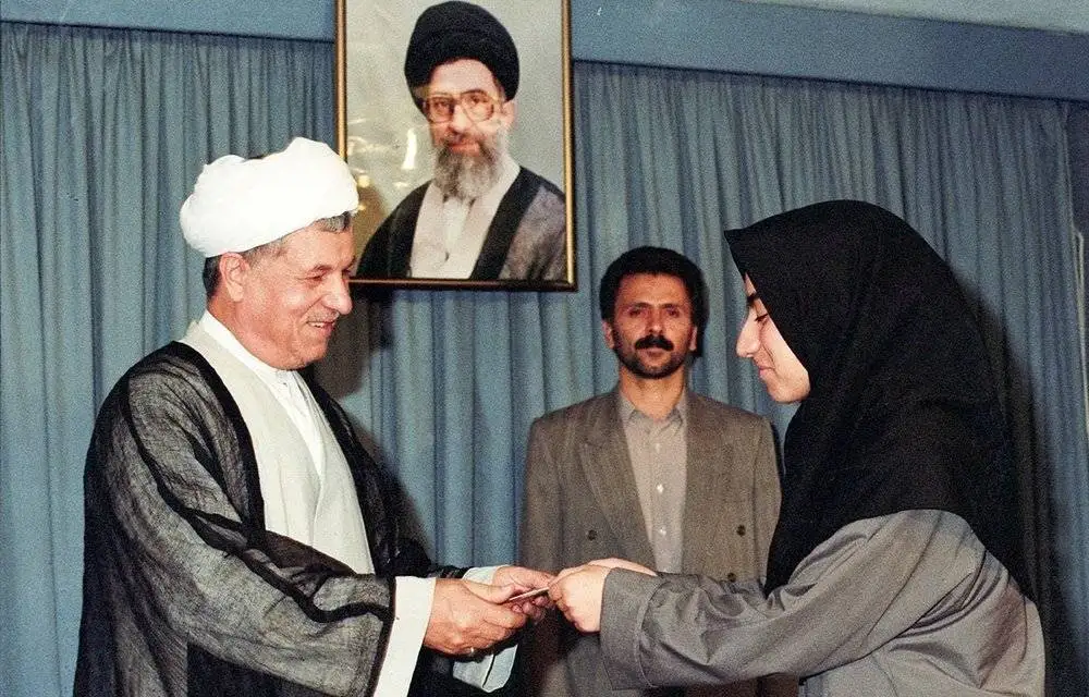 عکس؛ سفر در زمان؛ مریم میرزاخانی 18 ساله از تهران مدال طلای جهانی گرفت!