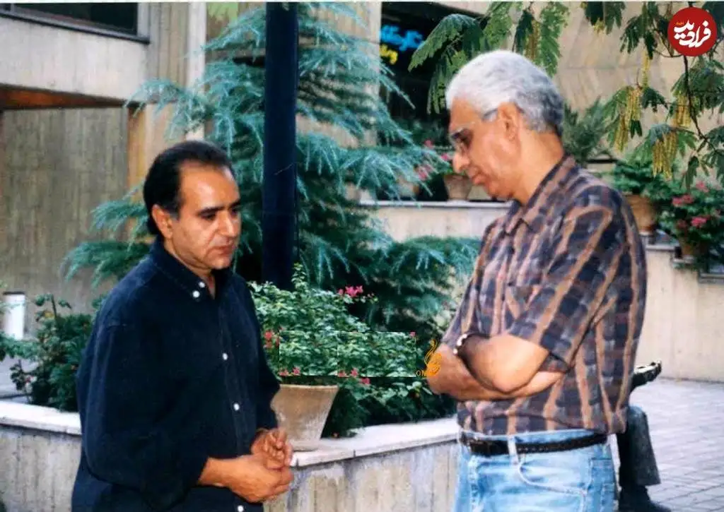 عکس؛ سفر در زمان؛ دیدار «پرویز پرستویی و کیومرث پوراحمد» در حاشیه یک مراسم؛ سال 78