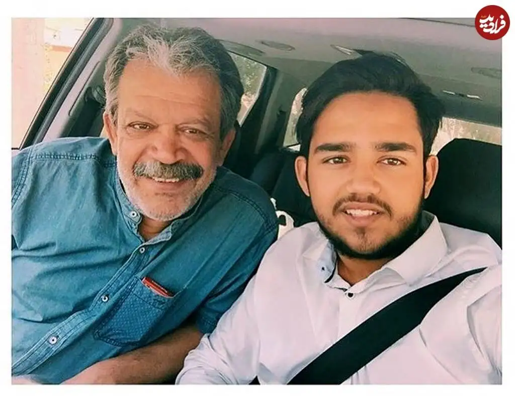 عکس؛ سفر در زمان؛ «غلام باستانی» فیلم پیرپسر در کنار پسرش؛ سال 94