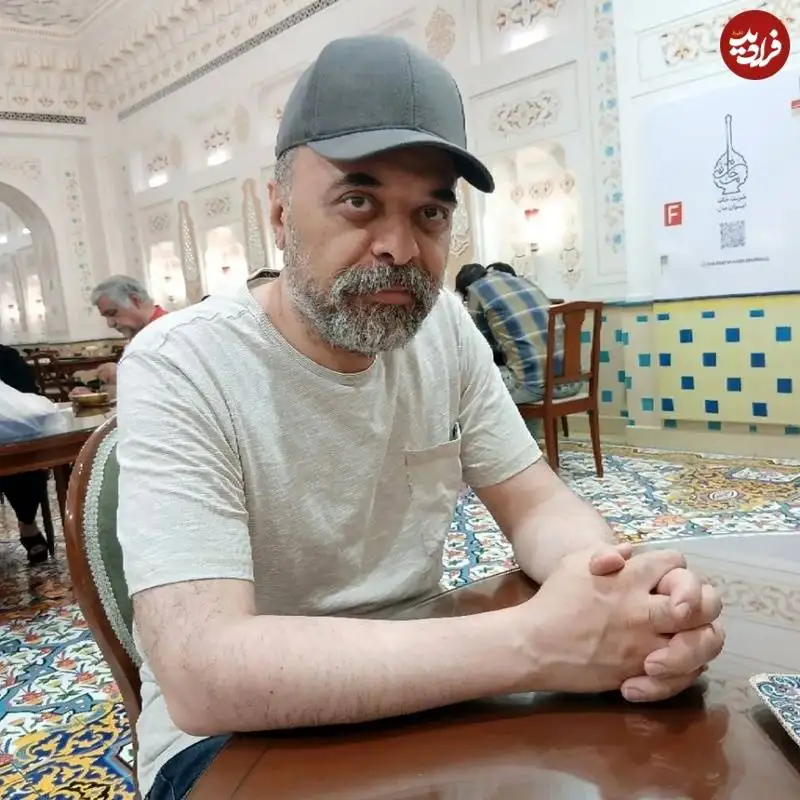 عکس؛ سفر زمان؛ چهرۀ «هادی، برادر هما سعادت» (سریال پایتخت) بعد از 14 سال در 54 سالگی