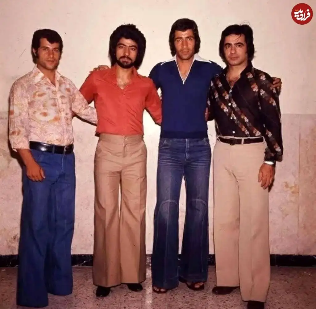 تصویر؛ سفر در زمان؛ عکس یادگاری «عارف، ناصر حجازی، ستار و علی پروین»؛ دهه 50