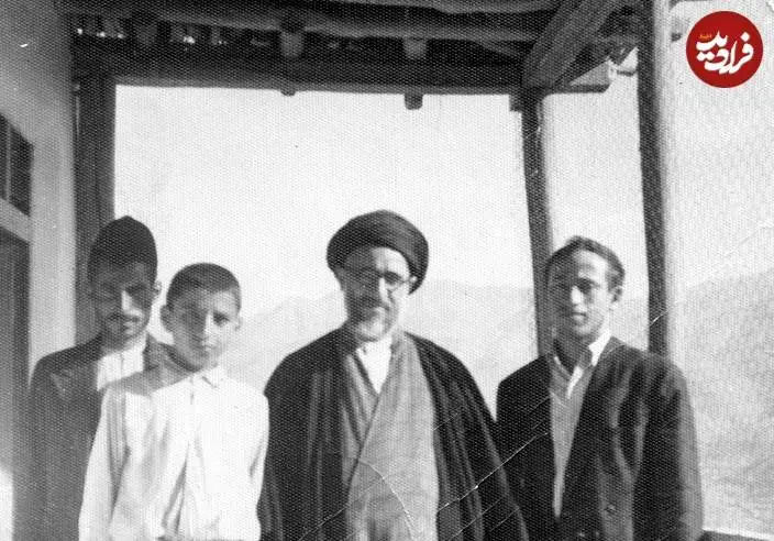 عکس؛ سفر در زمان؛ «آیت الله طالقانی در کنار دوستان اش در روستای گلیرد طالقان»؛ دهه 30