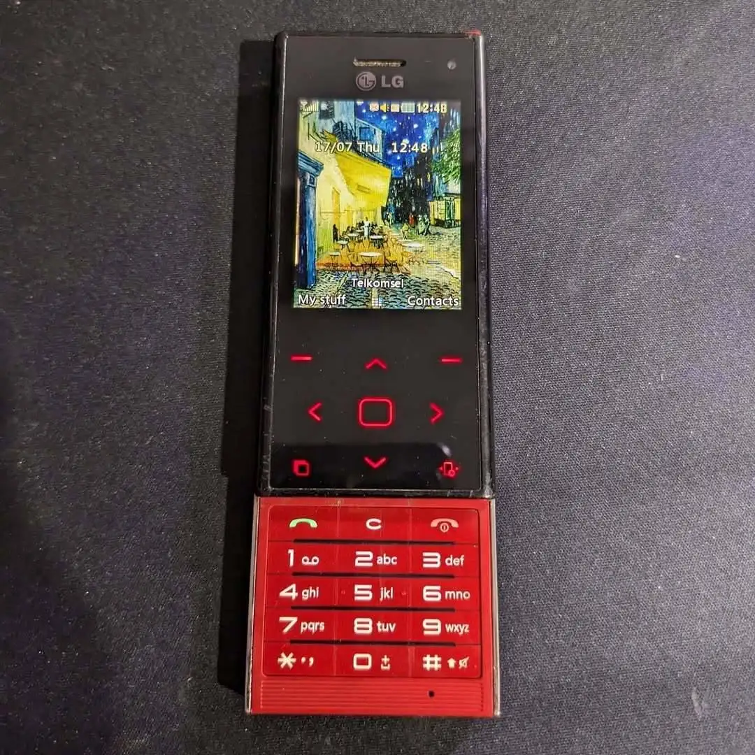 تصاویر؛ ال جی شکلات bl20، گنجینه ای از گذشته با ظاهری بی زمان 