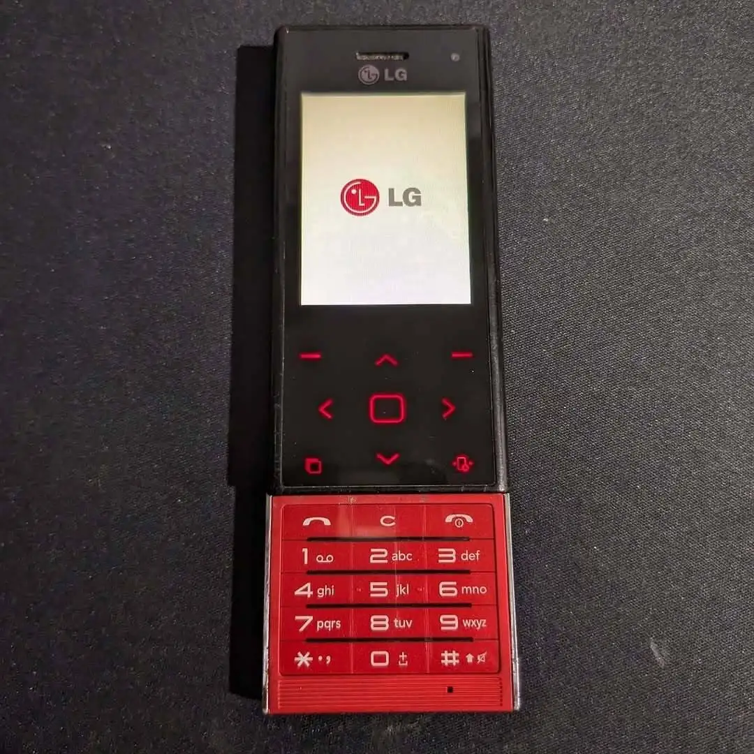 تصاویر؛ ال جی شکلات bl20، گنجینه ای از گذشته با ظاهری بی زمان 