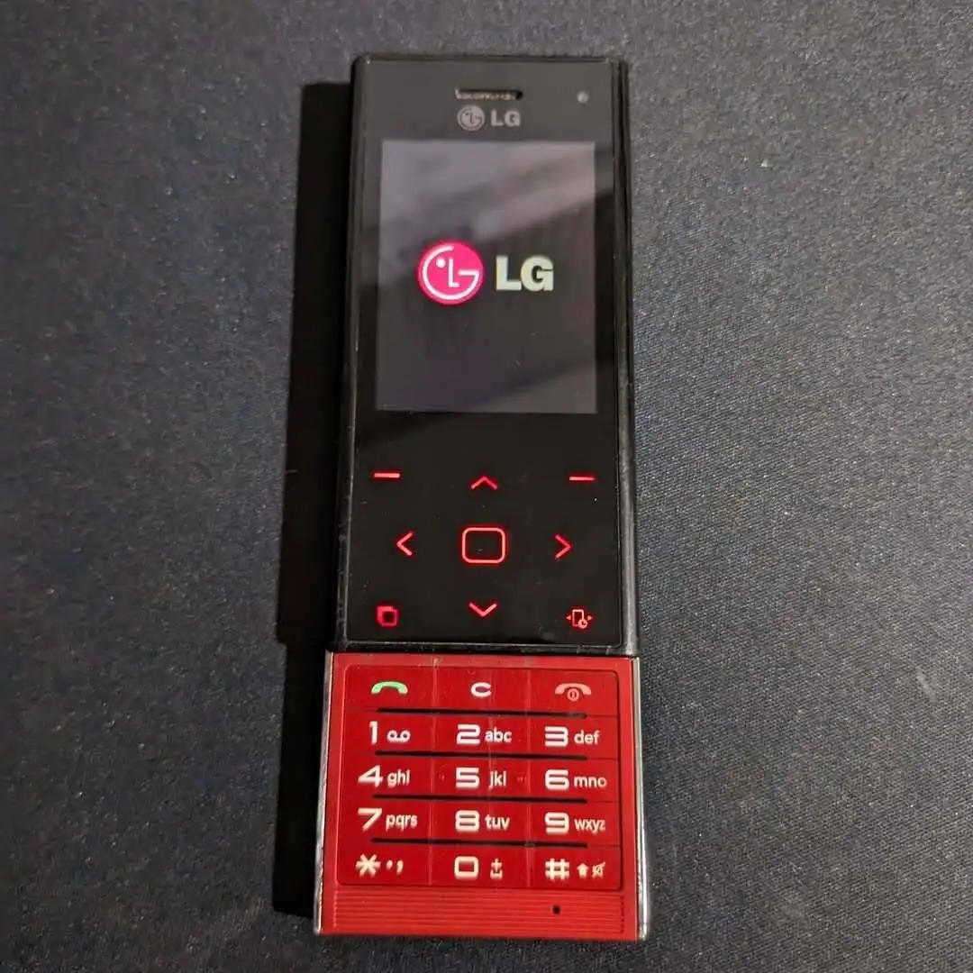 تصاویر؛ ال جی شکلات bl20، گنجینه ای از گذشته با ظاهری بی زمان 