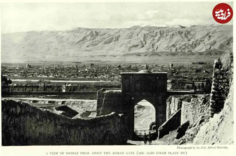 عکس؛ سفر به تاریخ؛ منظرۀ «دروازه قرآن و شهر شیراز» بیش از یک قرن قبل