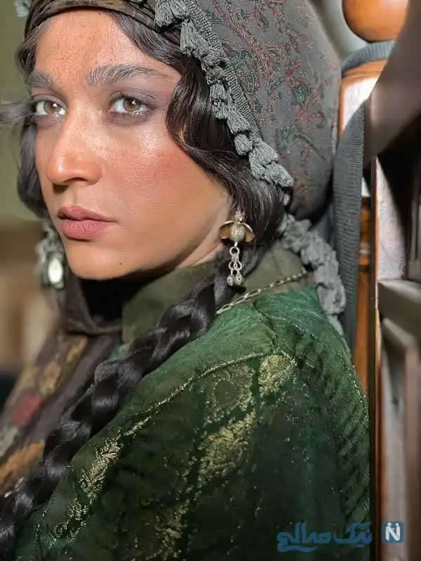 روز جمعه با هنرمندان برتر سینما / الهام نامی در شکارگاه؛ مهراوه شریفی نیا و محمدرضا فروتن در افتتاحیه جشنواره ٢5؛ بهنوش طباطبایی در سووشون؛ کیسان دیباج و دارا حیایی در نمايش شب امتحان؛ آیتک سلامت؛ سروش جمشیدی و پسرش و مجید مظفری در « از یاد رفته »