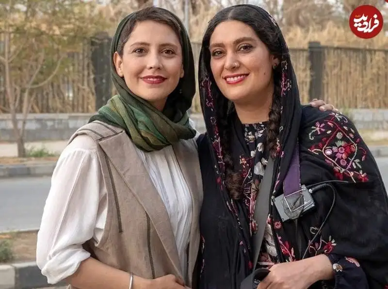 عکس؛ سفر زمان؛ عکس یادگاری «طوبی هامون و آنیه کمیل» در پشت صحنه سریال «طوبی»