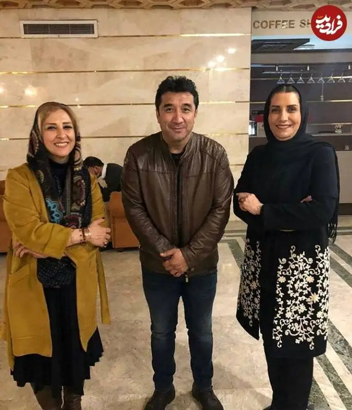 عکس؛ سفر به تاریخ؛ عکس یادگاری «عمره، زن دوم مختار» (مختارنامه) در کنار «خداداد عزیزی»