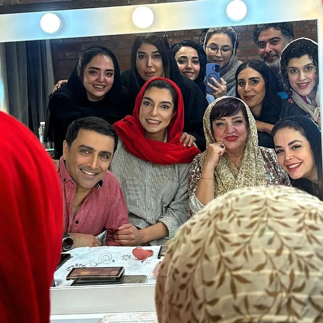 تصاویر؛ تصاویر یادگاری بازیگران از «فصل خانوادگی» جوکر2 در اتاق گریم