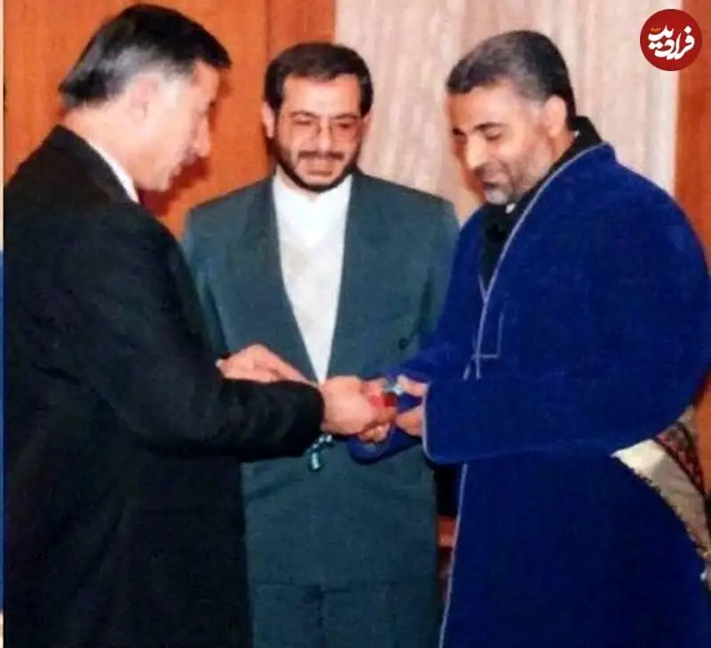 عکس؛ سفر به تاریخ؛ عکس های دیده نشده «سردار سلیمانی» با «لباس تاجیکی»؛ سال 1377