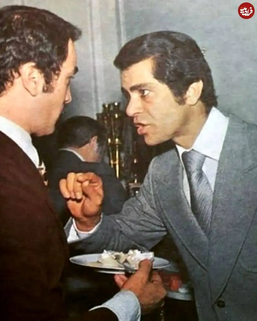 عکس؛ سفر در زمان؛ «سعید راد و بهروز وثوقی» در حال گفتگو در یک مهمانی خصوصی؛ دهه 50