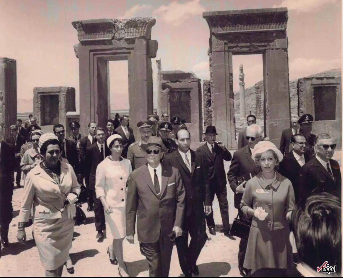 عکس؛ سفر در زمان؛ کمونیست انقلابی در تخت جمشید