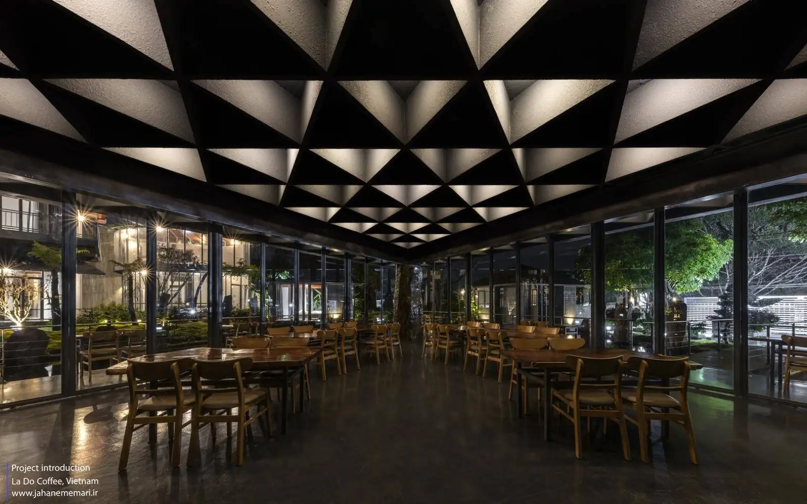 تصاویر؛ کافه «لا دو»؛ این معماری با ماهی های زنده اش شهرت دارد! 