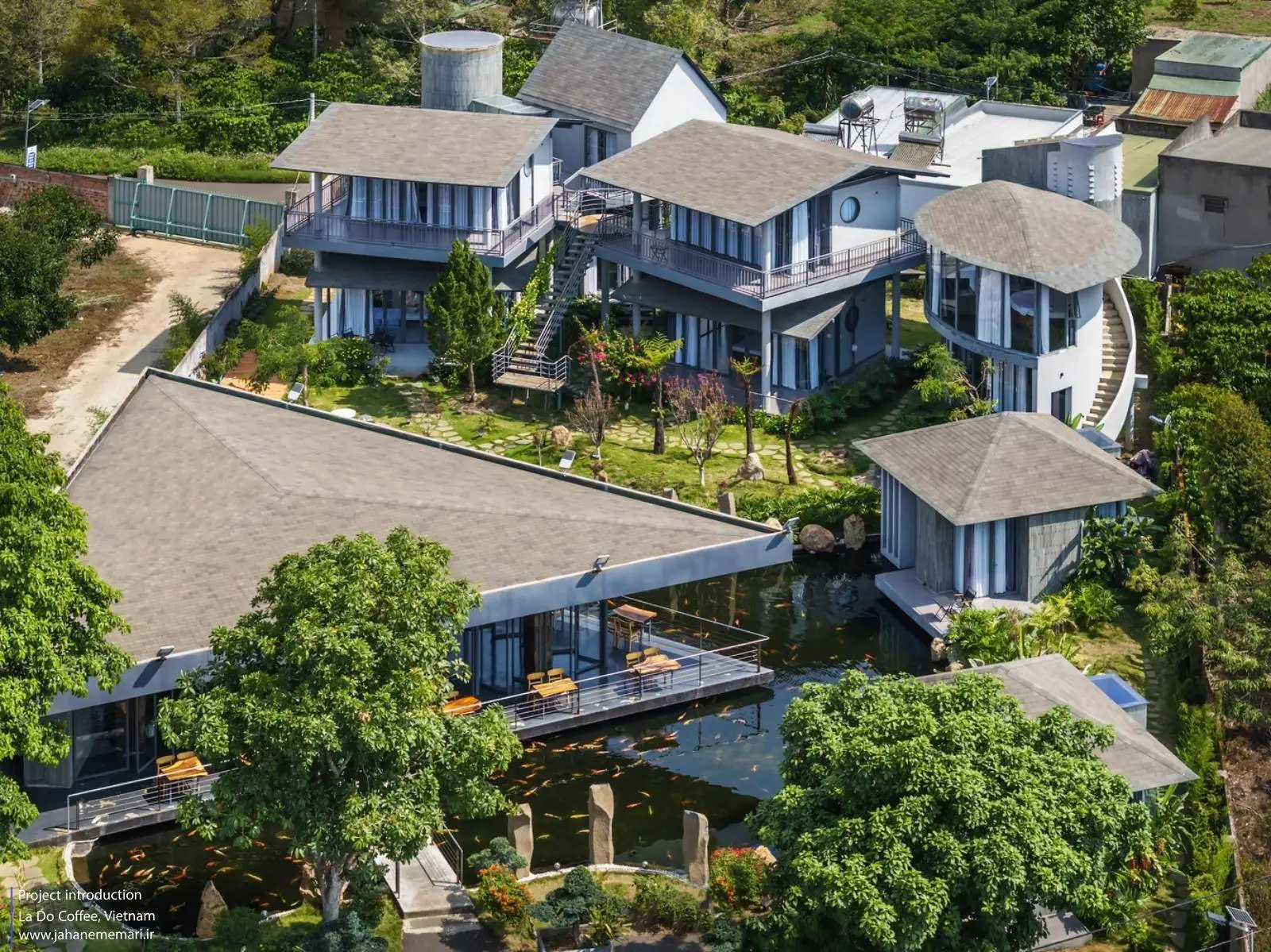 تصاویر؛ کافه «لا دو»؛ این معماری با ماهی های زنده اش شهرت دارد! 