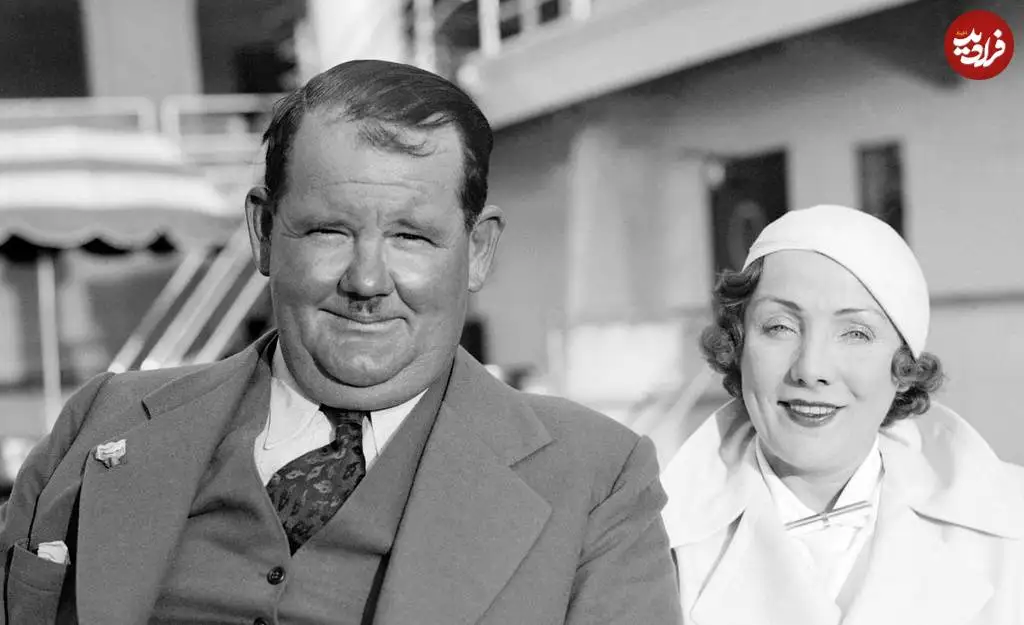 عکس؛ سفر در زمان؛ «لورل و هاردی» در کنار همسران شان؛ سال 1312