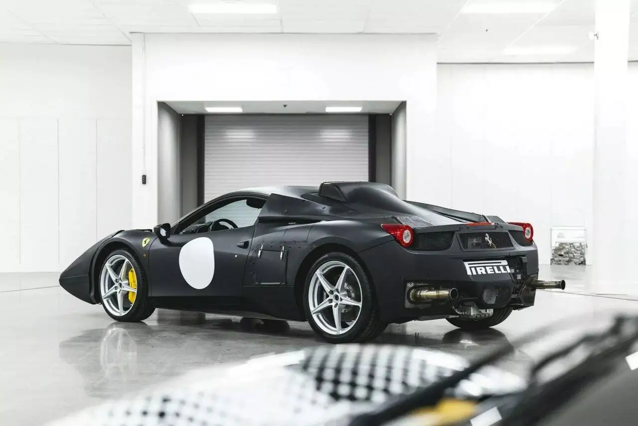 تصاویر؛ از پیست تا حراجی؛ فروش نمونه اولیه لافراری با قیمت میلیون دلاری