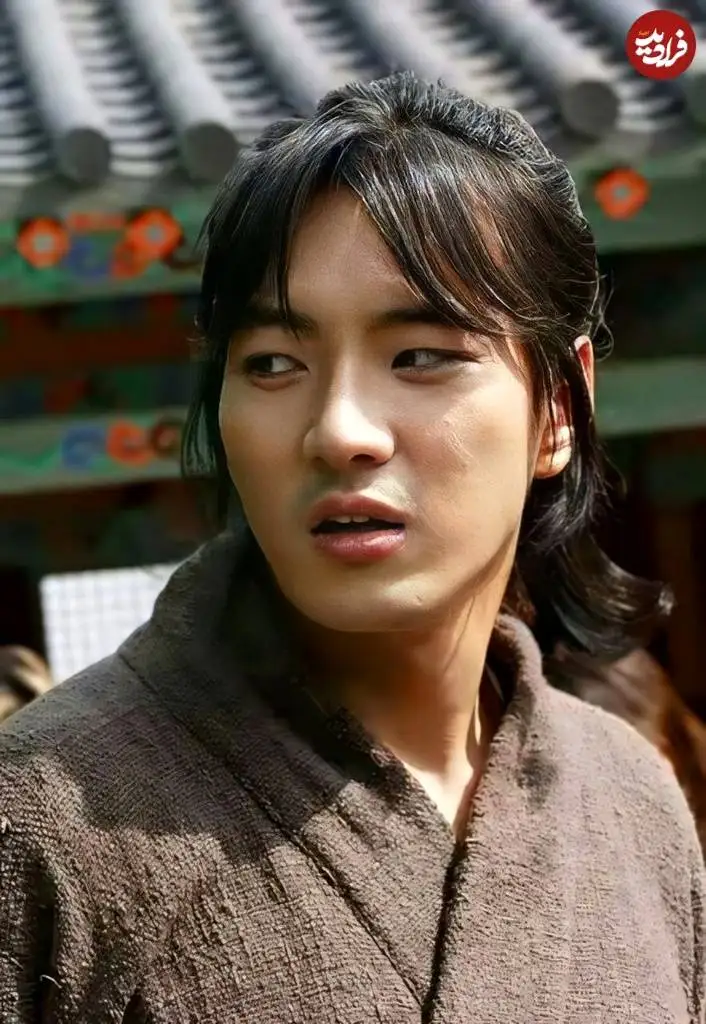 عکس؛ سفر در زمان؛ «بازیگر نقش جومونگ» در پشت صحنه سریال؛ سال 1385