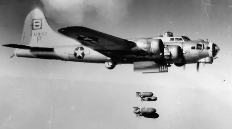 تصاویر؛ سفر در زمان؛ بزرگ ترین و اصلی ترین تولیدکنندگان هواپیماهای جنگی آمریکا در طول جنگ جهانی دوم